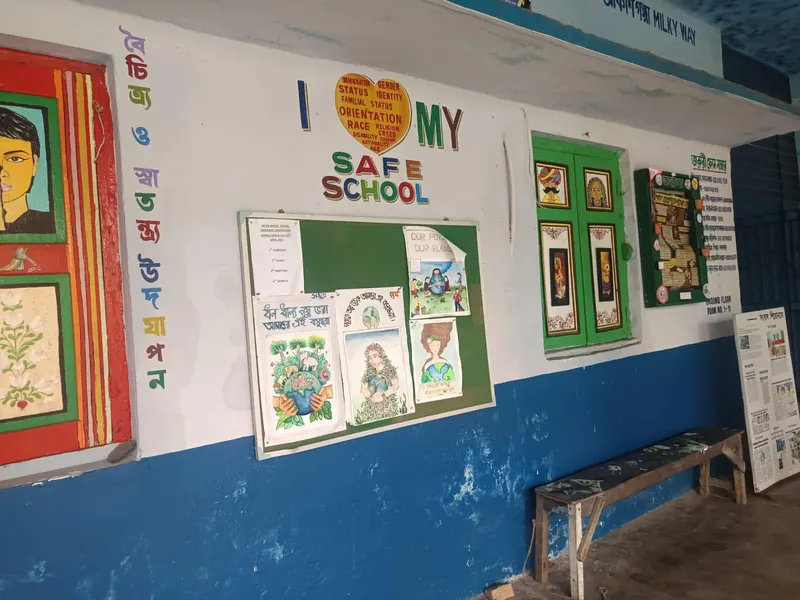 Mur d’école avec la devise « I love my safe school »
